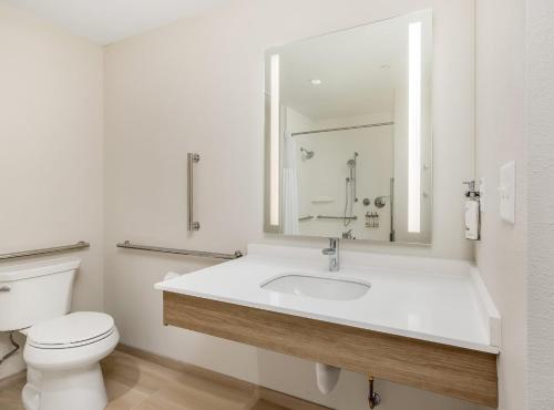 holiday inn express and suites roseburg north by ihg