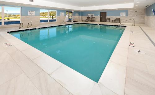 holiday inn express and suites roseburg north by ihg