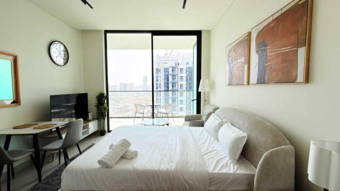 premium studio in jvc bazr