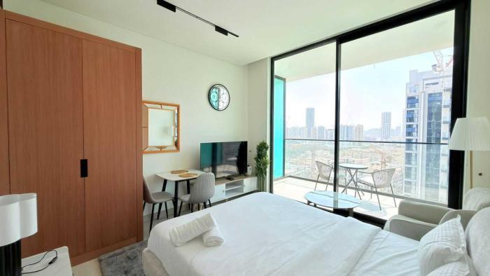 premium studio in jvc bazr