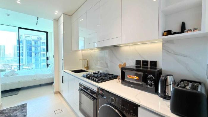 premium studio in jvc bazr