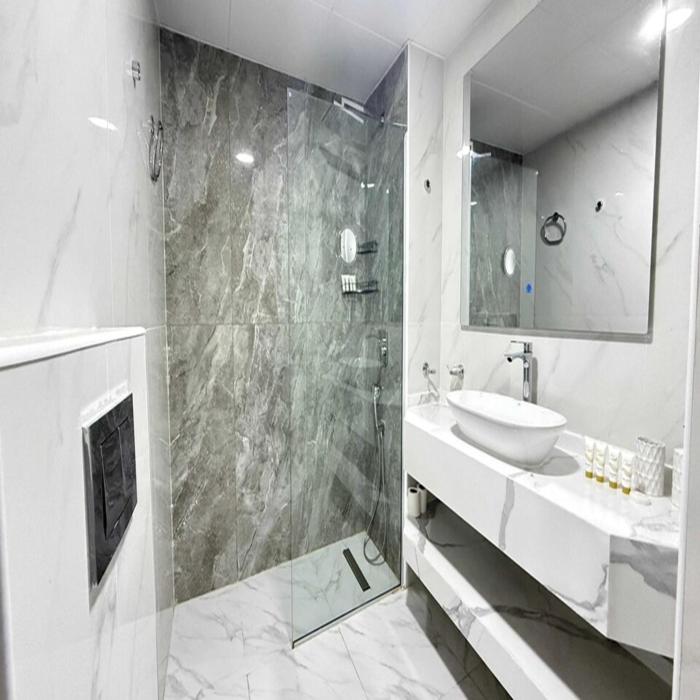 premium studio in jvc bazr