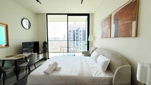 premium studio in jvc bazr