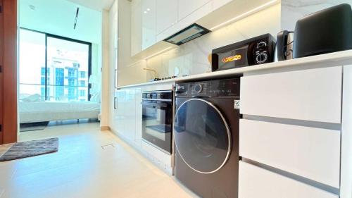 premium studio in jvc bazr