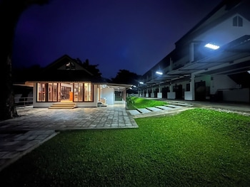 de hom hotel mae hong son