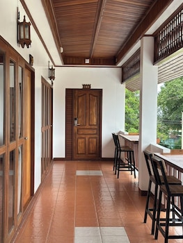 de hom hotel mae hong son