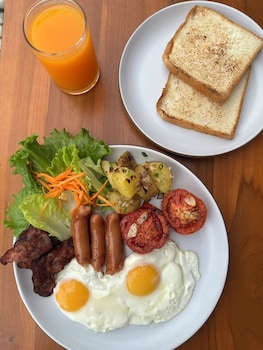 De Hom Hotel Mae Hong Son,,3 star