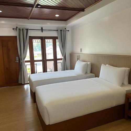 de hom hotel mae hong son