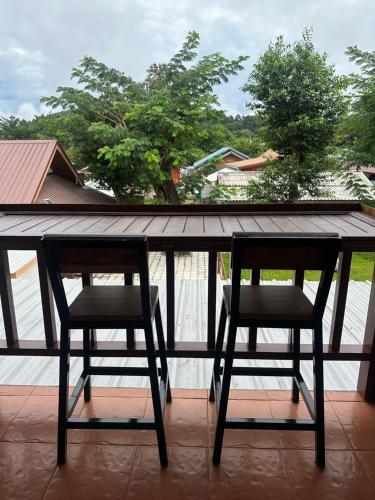 de hom hotel mae hong son