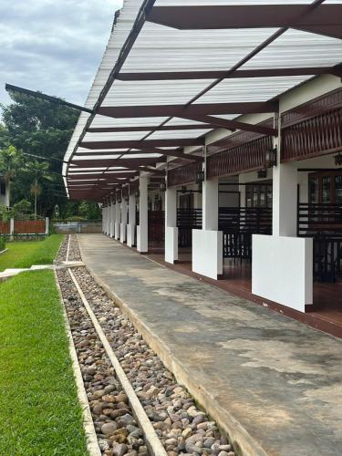 de hom hotel mae hong son