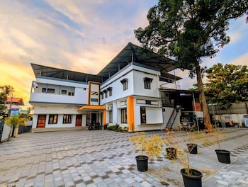 Kollam Beach Resort,,2 star