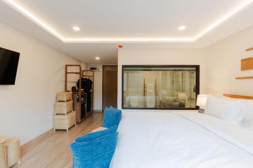 the tribe boutique hotel