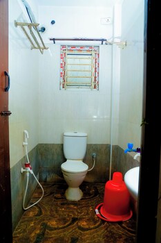 hotel breezeland erode railway station