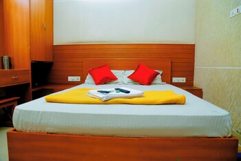 hotel breezeland erode railway station