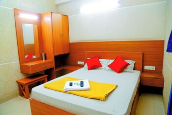 hotel breezeland erode railway station