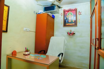 hotel breezeland erode railway station