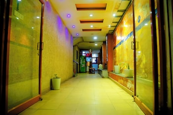 hotel breezeland erode railway station