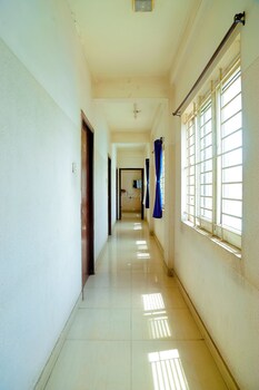 hotel breezeland erode railway station