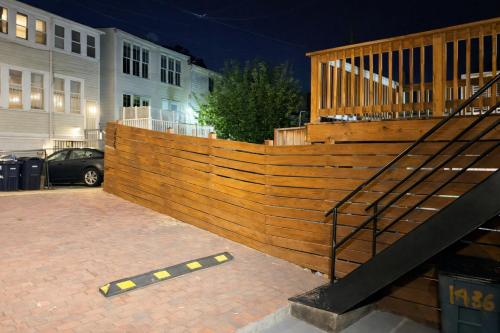 The Elegant Spring House Loft,1436 Srping Rd North West,2 star