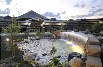 river lodge suites
