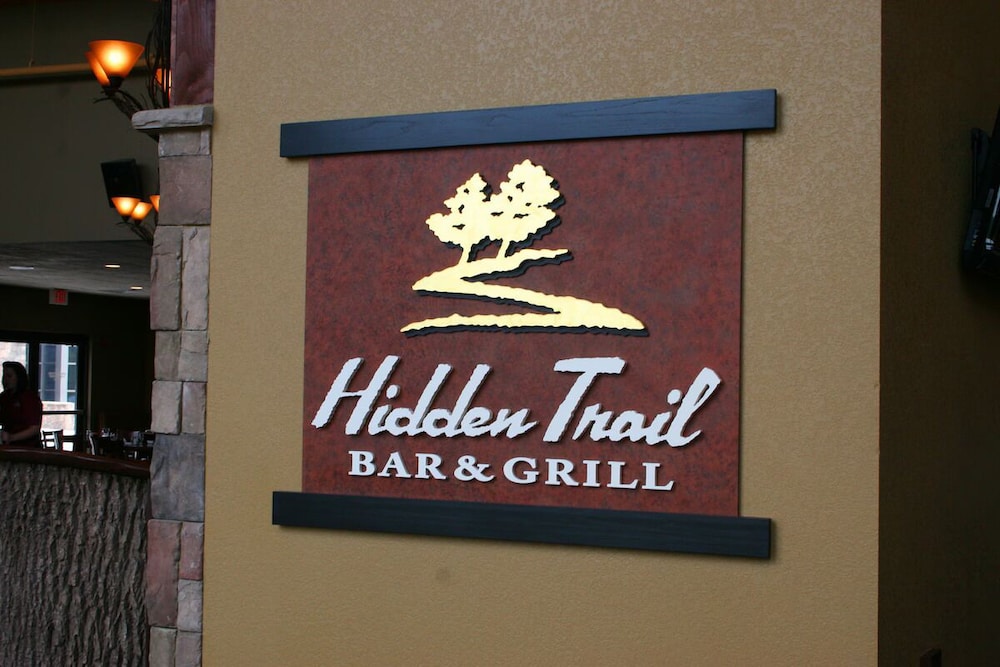 river lodge suites