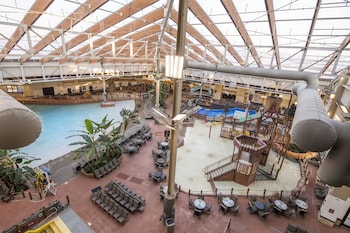 river lodge suites