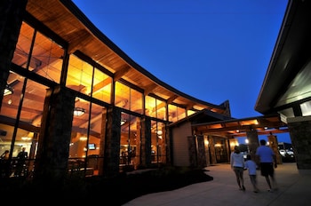 river lodge suites
