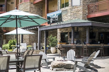 river lodge suites