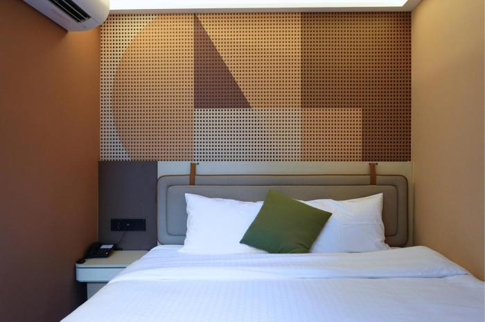 hotel 165 newly renovated