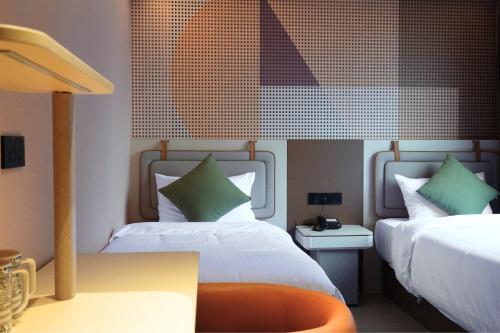 hotel 165 newly renovated
