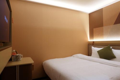 hotel 165 newly renovated
