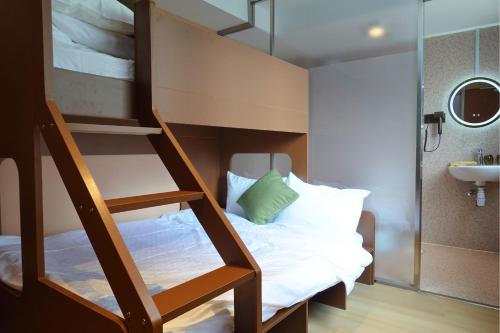 hotel 165 newly renovated