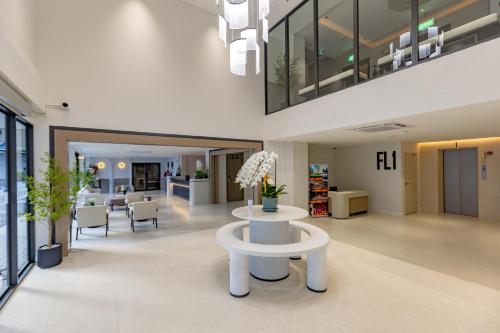 the bentley hotel pratunam