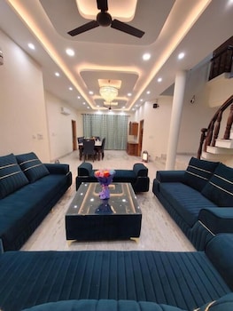 Regalia Home,,2 star