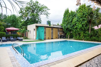 Raha Farms Pet Friendly Resort Elivaas,,3 star