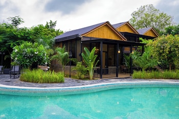 Raha Farms Pet Friendly Resort Elivaas,,3 star