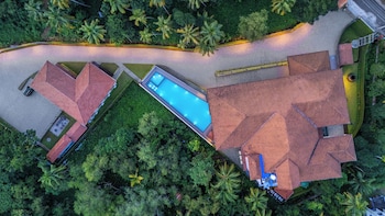 alaya stays still waters varkala