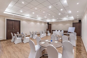 alaya stays still waters varkala