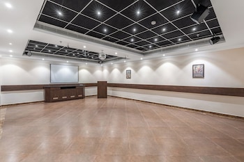 alaya stays still waters varkala