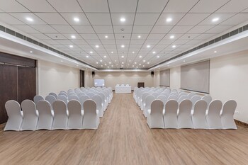 alaya stays still waters varkala