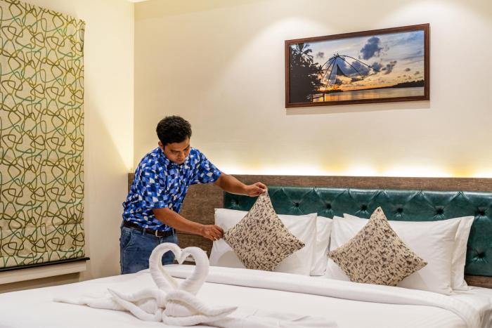 alaya stays still waters varkala