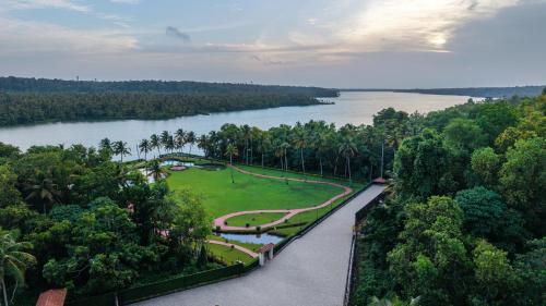 alaya stays still waters varkala