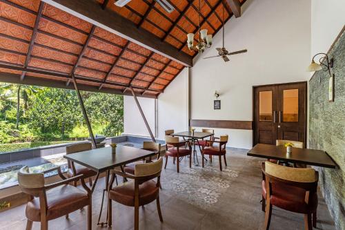 alaya stays still waters varkala