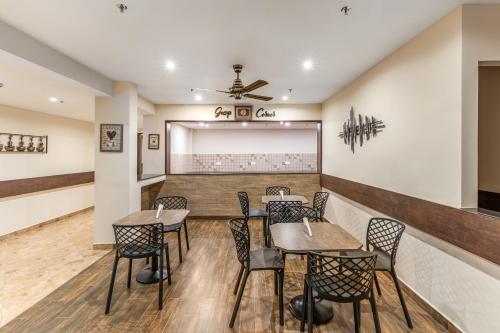 alaya stays still waters varkala