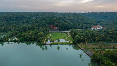 alaya stays still waters varkala