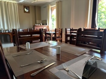 The Ranthambore Samrajya Hotel & Resort,,3 star