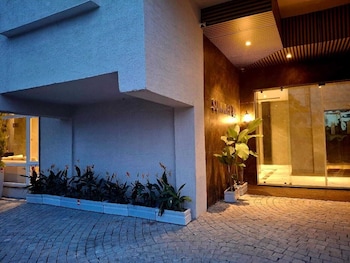 summer88 boutique hotel azara