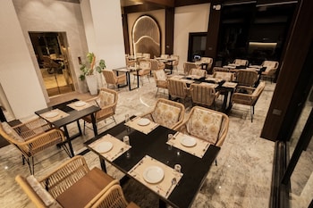 summer88 boutique hotel azara