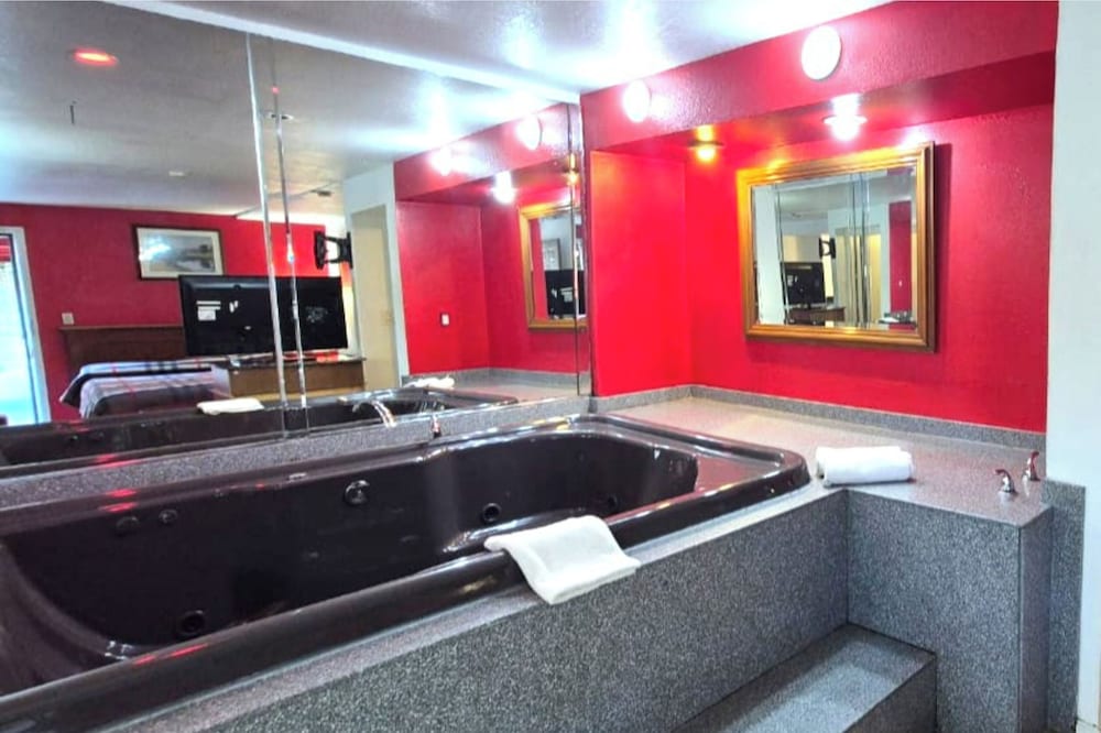 saratoga motel by capital o near midway airport chicago il