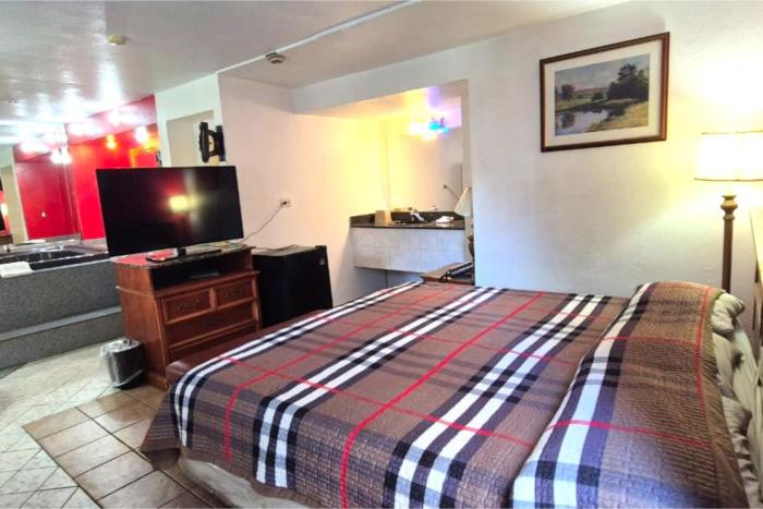 saratoga motel by capital o near midway airport chicago il